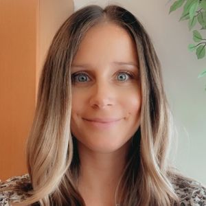 Meet your Posher, Cecily